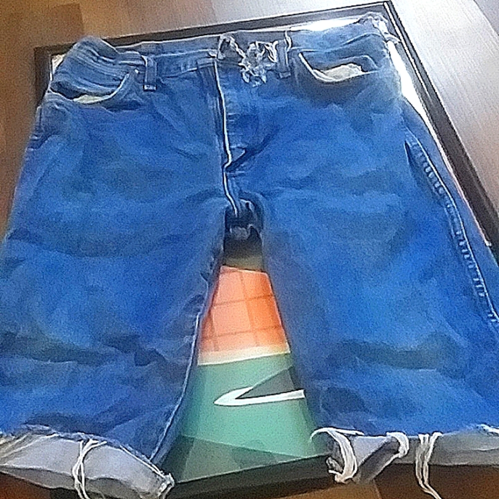 Wrangler Crafters Jean Shorts (Ripped Denim)